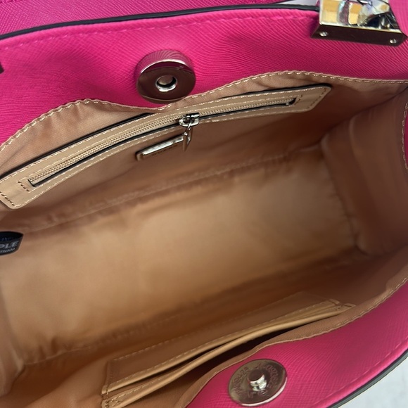 New GUESS Pink Crossbody Bag - Picture 6 of 11